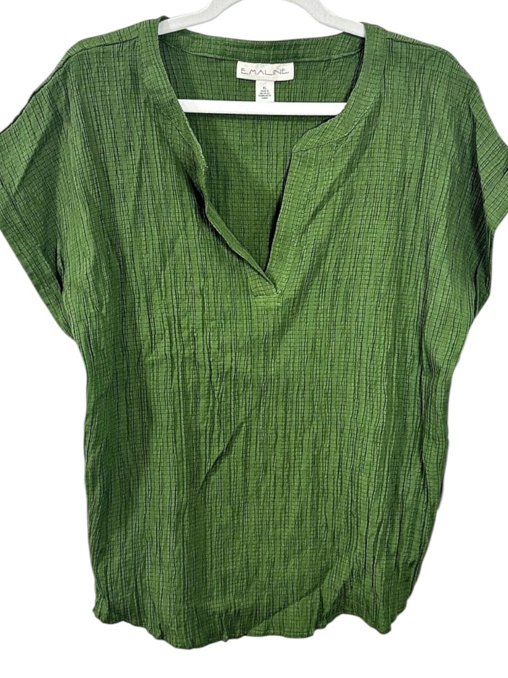 EMALINE New Orleans Short Sleeve Textured V-Neck Top in Green Size XL